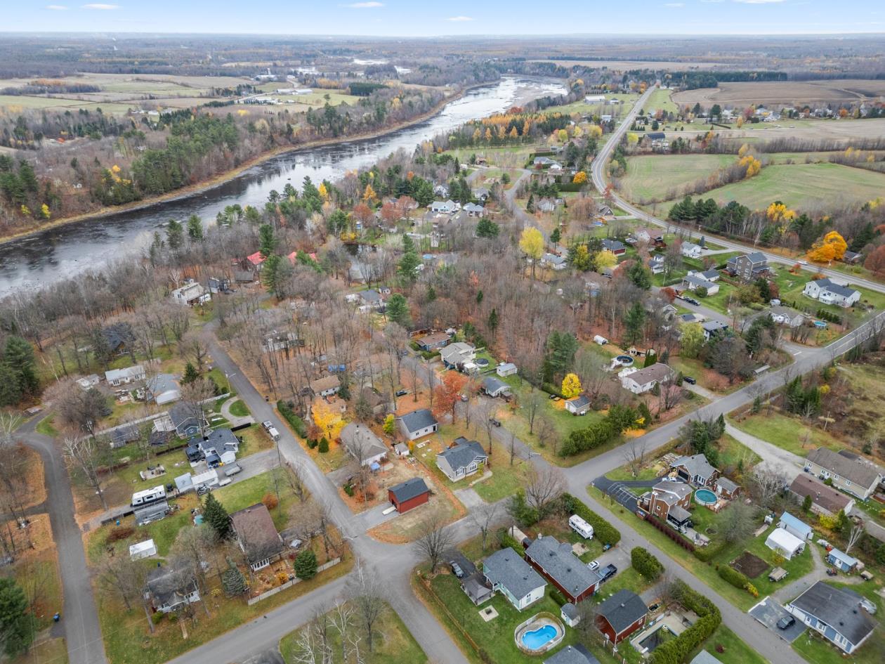 75, Rue des Jacinthes, Saint-Lambert-de-Lauzon – 33